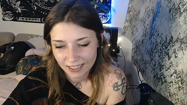 AlienforTwenty – Live XXX-chat