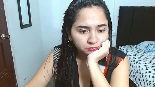 Chatroom XXX en direct de Thalian