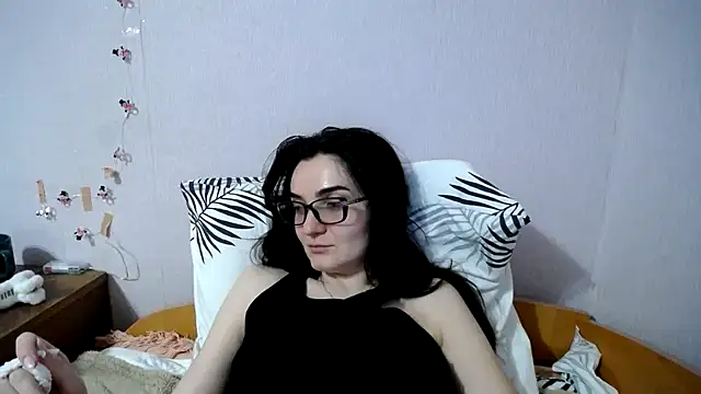 Shiny_gine's Live XXX Chat