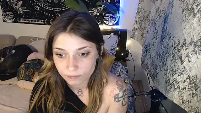 Онлайн чат XXX AlienforTwenty