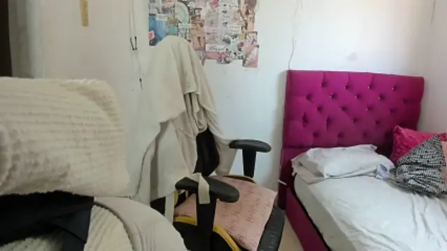 emily_stars1 Show in webcam