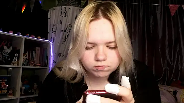 AnimeGirl67: онлайн-секс-чат