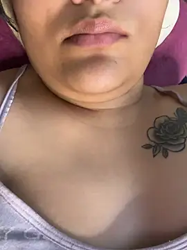 Rosy_BabyDoll Show in webcam