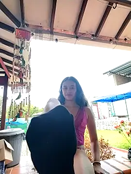 Pokazy przed kamerką – l0lita_emi