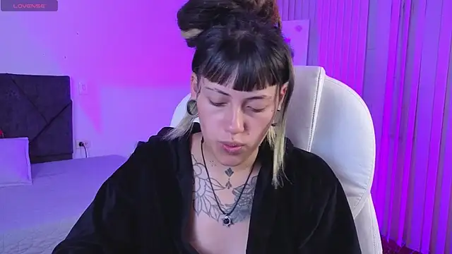 _sharlotte777 Chat XXX live