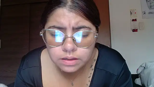 viccky_vick Adlı Modelin Canlı XXX Sohbeti