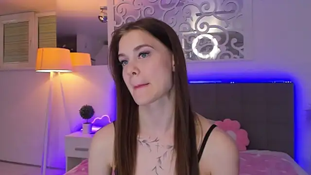 LuisaCloverのライブXXXチャット