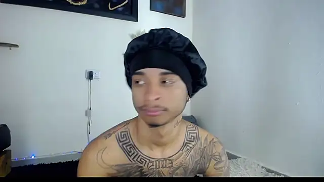 Tatoo_Noah – Live XXX-chat