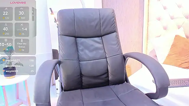 LeoHard__ Adlı Modelin Canlı XXX Sohbeti