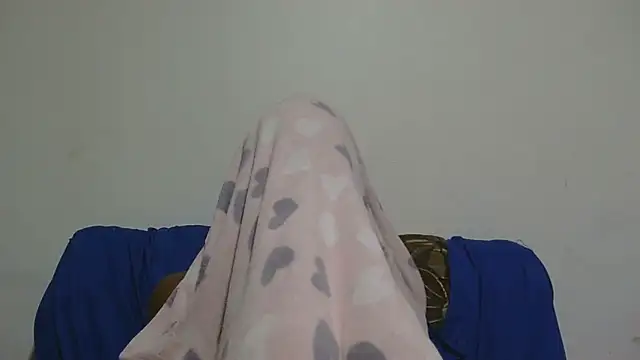 sluttylaura21's Live XXX Chat