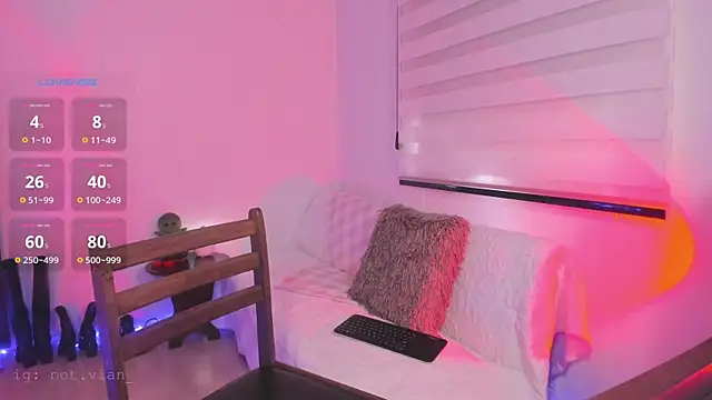 SarahCastillo_: απευθείας συνομιλία ΧΧΧ