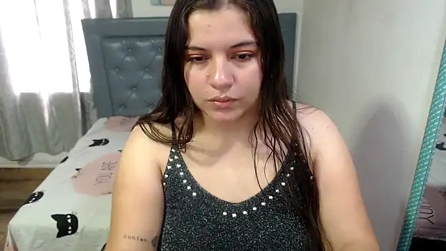 Chat +18 de sarah_aguilar ao vivo