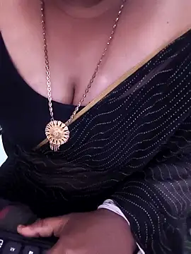 Tamil-riyaのライブXXXチャット