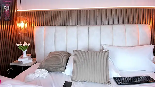 LisaLain's Live XXX Chat