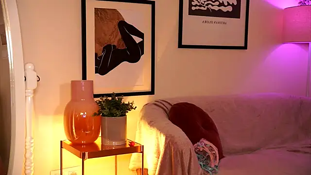 midnightbby_ webkamerás műsora