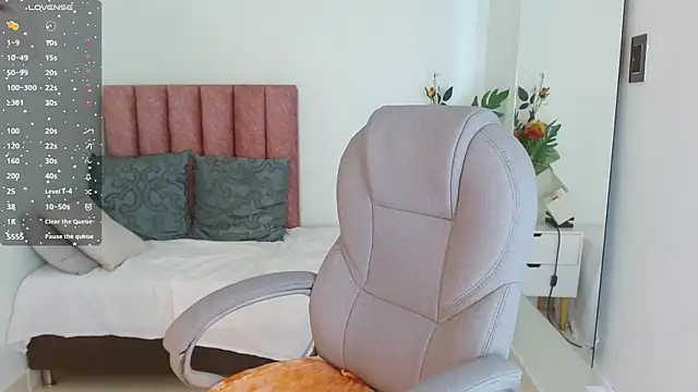 sophia_hadid: απευθείας συνομιλία ΧΧΧ