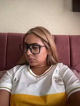 Chatroom XXX en direct de Miabonnett_