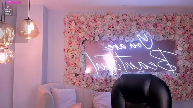 ValeriaVelvet's Live XXX Chat