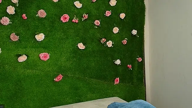 Huge_Titties_'s Live XXX Chat