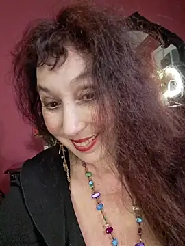 GypsyEsmeralda Live XXX-chat