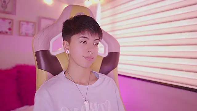 tommy_blue's Live XXX Chat