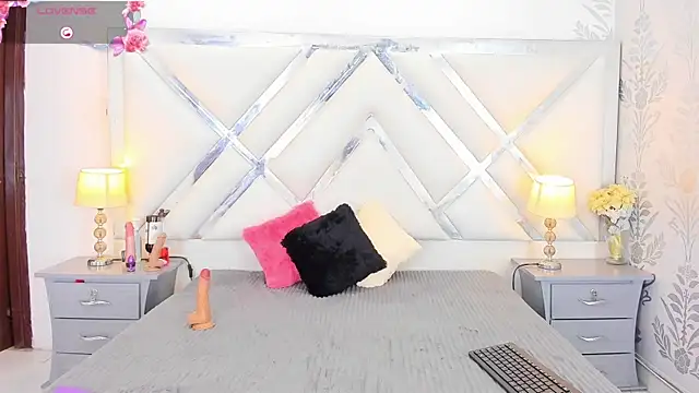 tifanibrown's Live XXX Chat