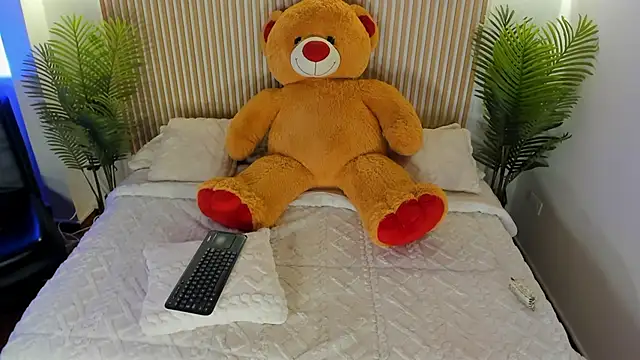 caeli_ruiz's Live XXX Chat