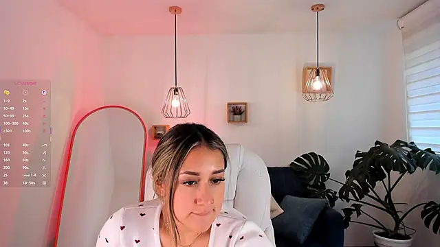 dina_ride Show in webcam