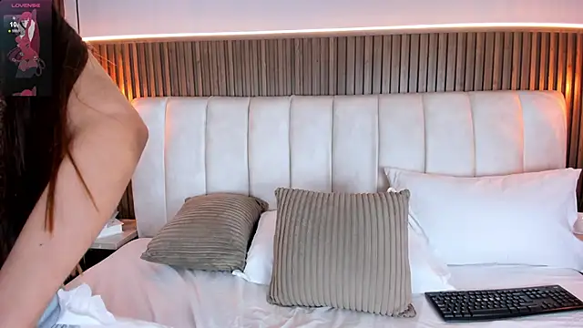 LisaLain's Live XXX Chat