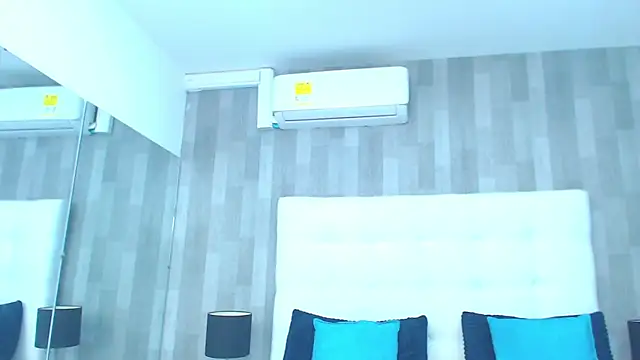 Pokazy przed kamerką – LeahMillerr