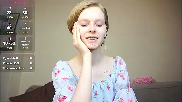 ToyaPletz Chat XXX in diretta