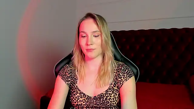 Show de webcam de ElaraVoltage