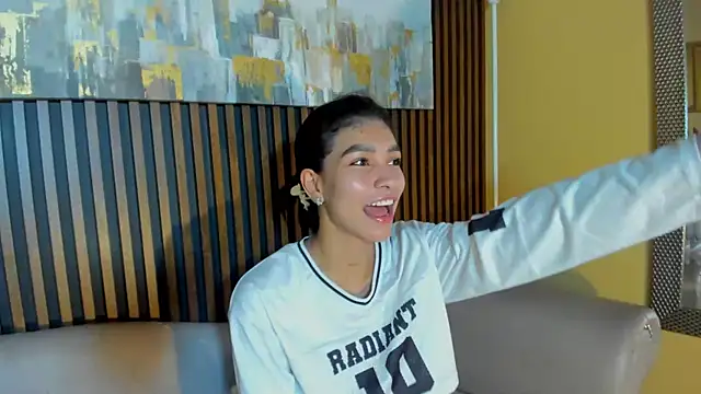 LauraAristizabal's Live XXX Chat