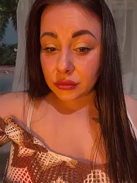 DaisyStreet live XXX chat