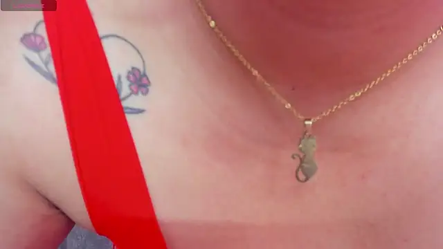 ScarletBigTitties: онлайн-секс-чат