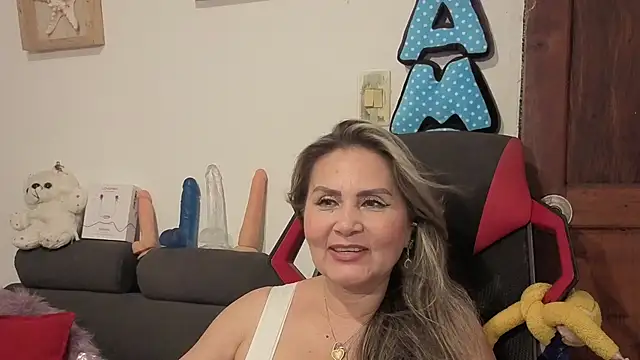 Онлайн чат XXX amandabakerx