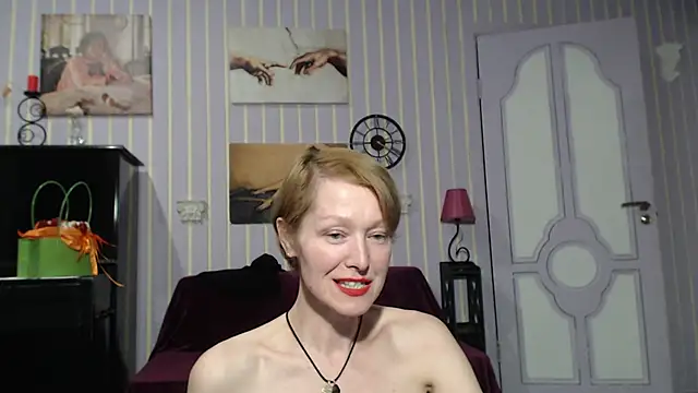 MarquisedeSade's Live XXX Chat