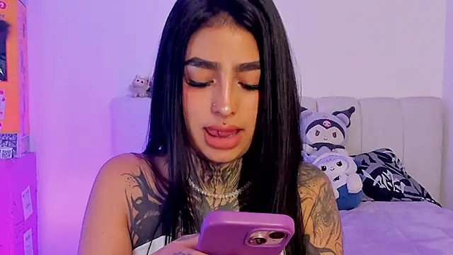 Aliceee_0's Live XXX Chat