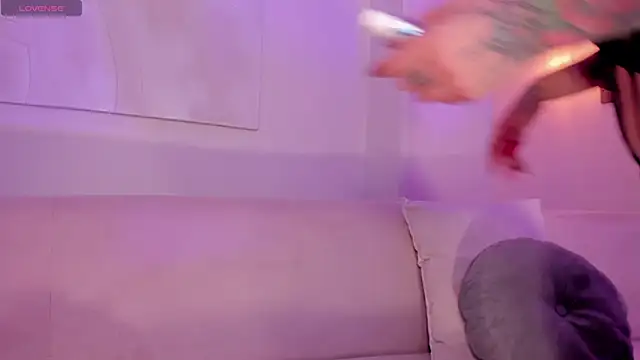 MilaLawrence's Live XXX Chat