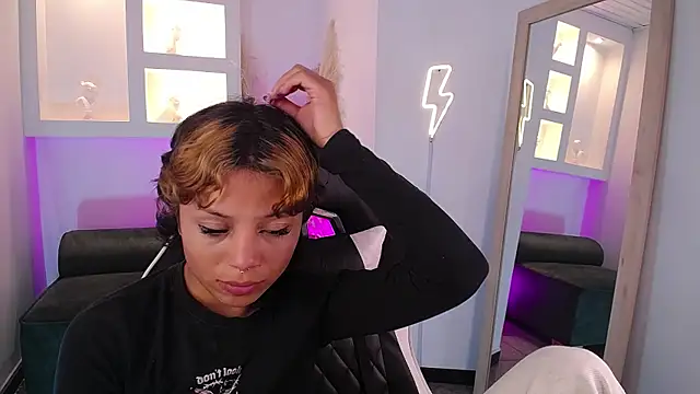 melodyy_as' Live XXX Chat