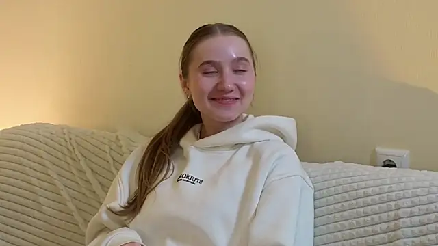 DonellaGrandel's Live XXX Chat