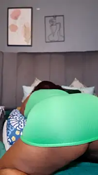 PearlSexxy69's Live XXX Chat