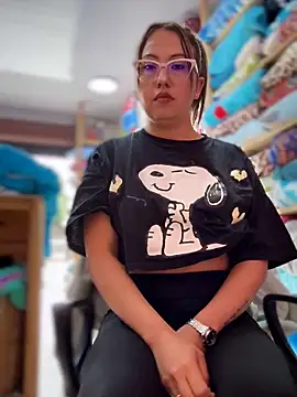 VIOLETA-25_ Show in webcam