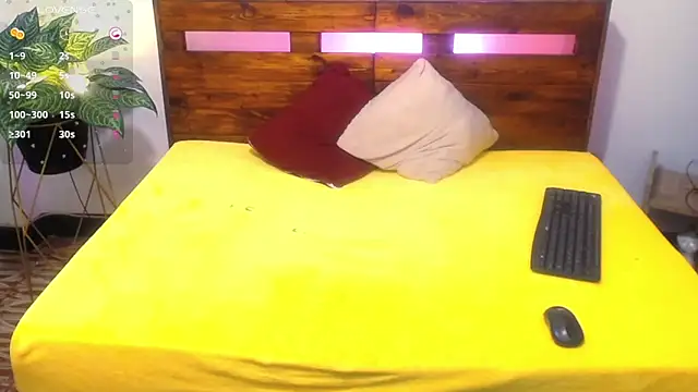 دردشة Yeseniaa25_ الجنسية المباشرة