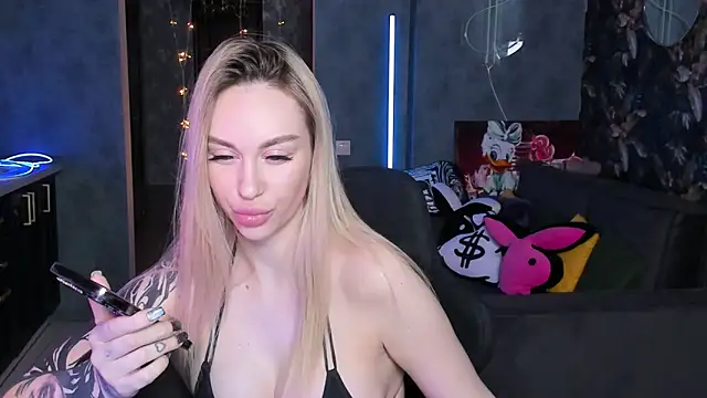 Blckmirrorr Chat XXX in diretta