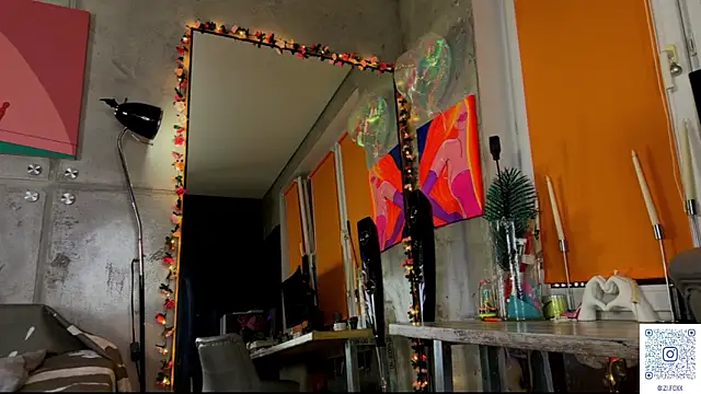 izi-fox's Live XXX Chat