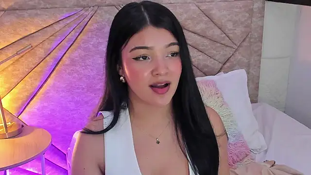 EmmaBlossom's Live XXX Chat