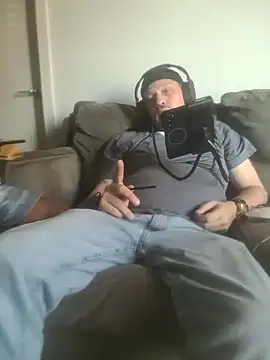 yourMasterisBored Webcam-Show