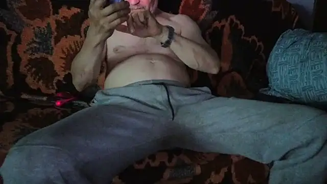 cumloverboyxx69 网络视讯表演