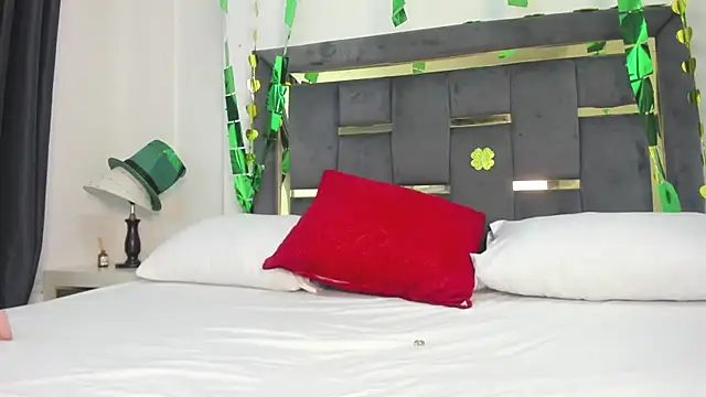 Chat XXX en directo de CatleyaSmith